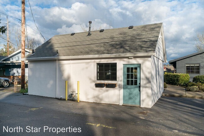 Building Photo - Studio, 1 bath House - 560 3rd St
