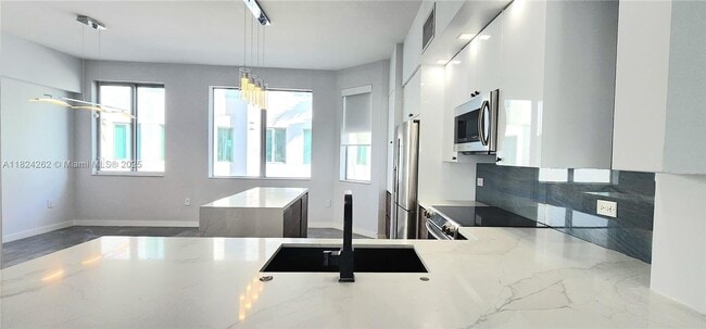 Photo - 2146 Van Buren St House