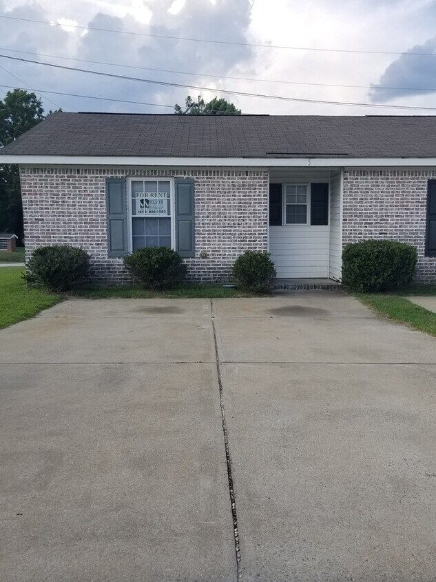 Primary Photo - Apartment for Rent
