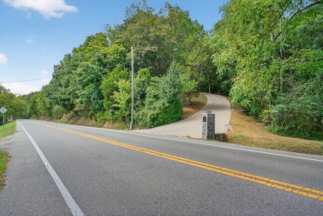 Foto del edificio - 3390 Tyree Springs Rd