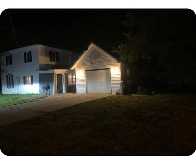 Foto del edificio - 301 Luverne St.