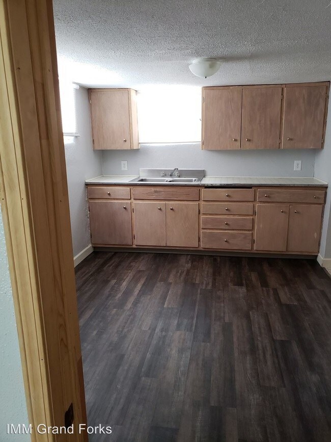Building Photo - 4 br, 2 bath House - 1808 University Avenue