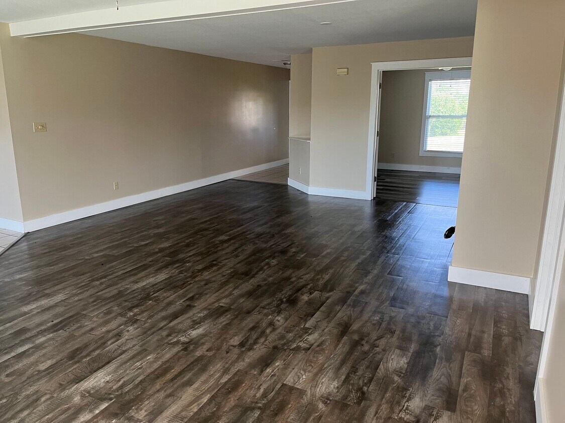 Main Living Space - 1823 Pinnacle Point Dr