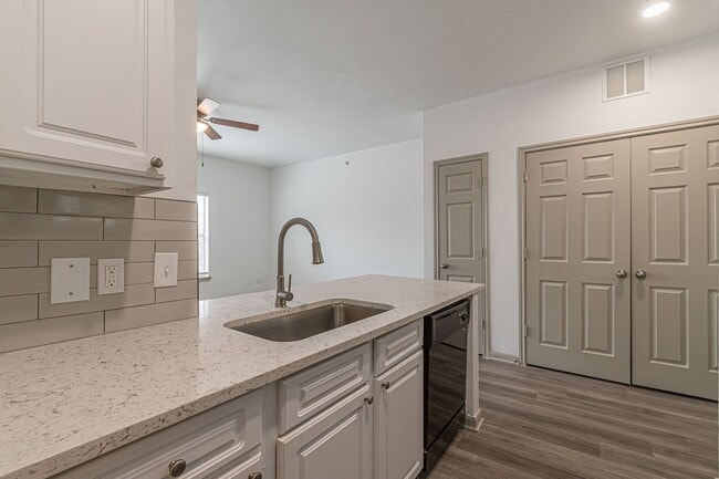 Building Photo - Stonecreek Ranch