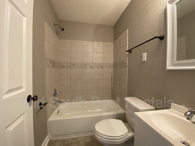 Foto del edificio - 1352 Cooper St