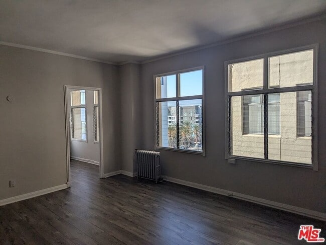 Photo - 634 S Gramercy Pl House