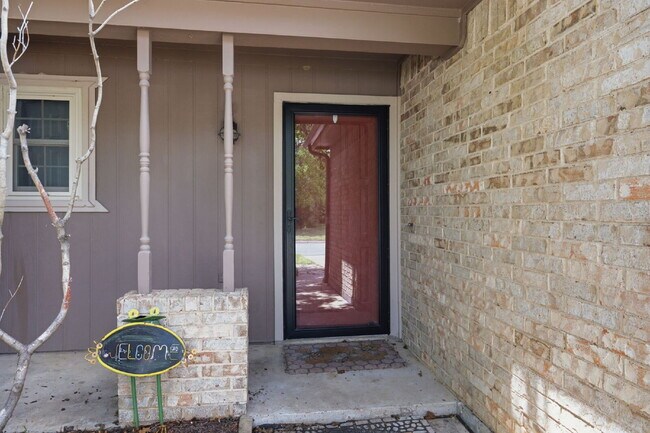 Foto del edificio - Charming 3 Bedroom Home near Schools and Rec Center
