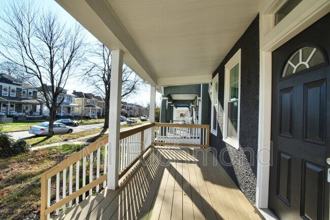 Building Photo - 2918 Hanes Ave