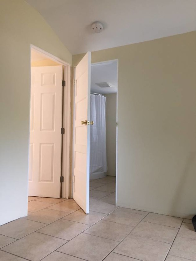 Foto principal - 125 E Green Acres Dr