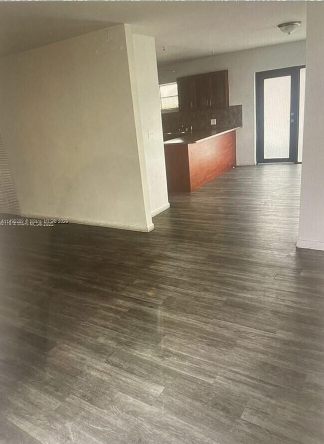 Foto del edificio - 213 NW 35th Ave