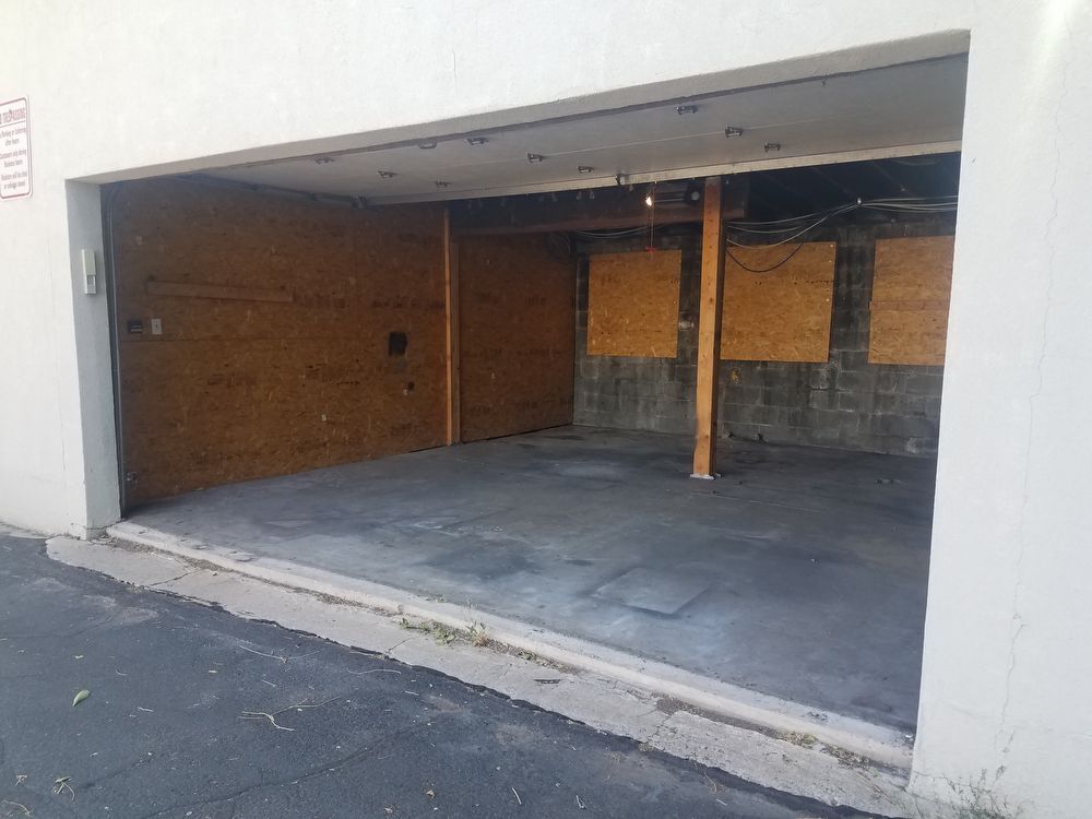 Building Photo - Storage Garage Available for Rent