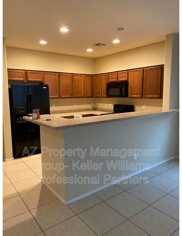 Primary Photo - 812 S 178th Ln