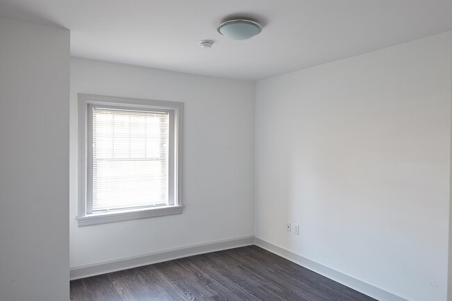 Interior Photo - The Newbern