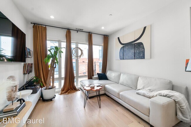 Foto del edificio - 2 br, 2 bath House - 1658 K St NE (#6)