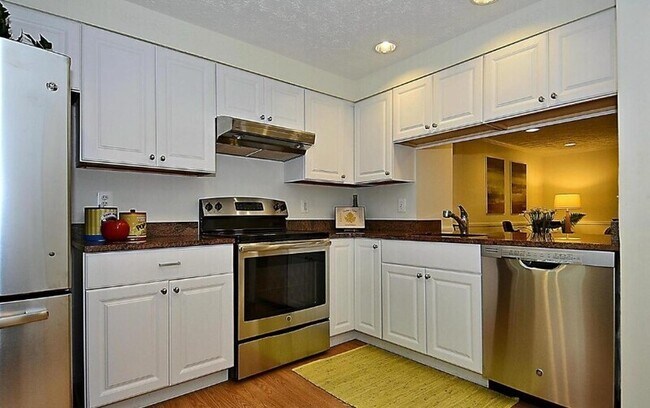 Foto del edificio - 1921 Belmont Ridge Ct