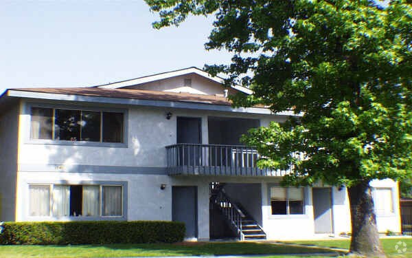 Building Photo - 1542 N 11th