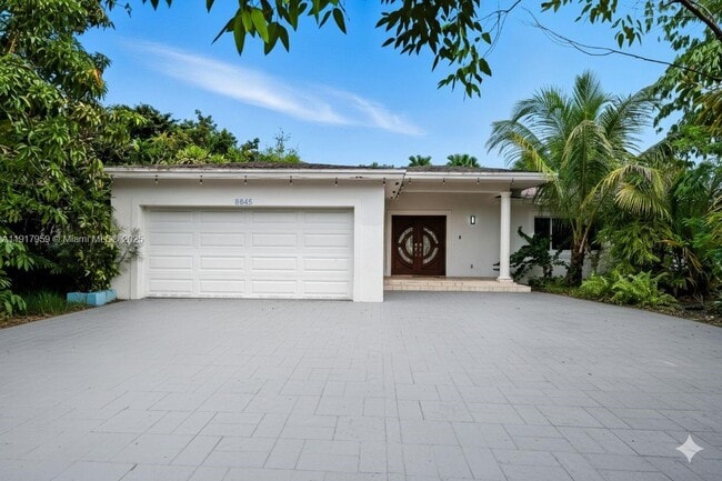 Foto del edificio - 8845 SW 156th Terrace