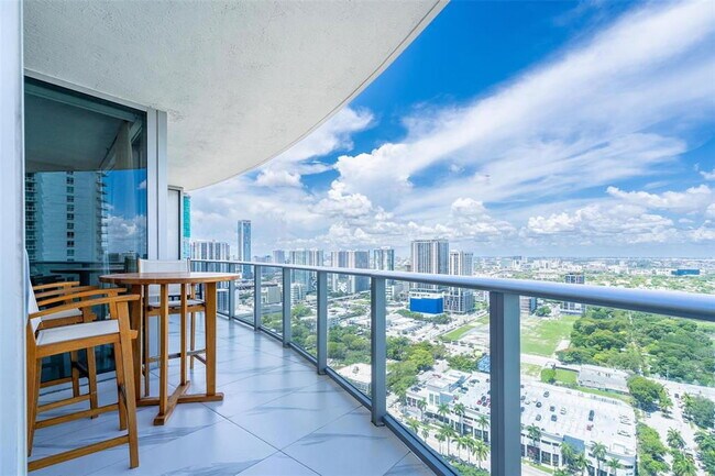 Foto del edificio - 488 NE 18th St