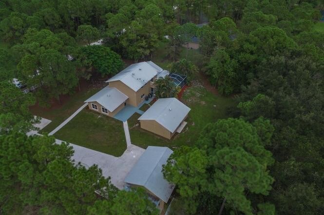 Cottage behind Main House - 16436 73rd Ct N