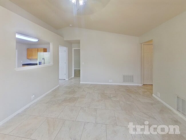 Building Photo - 8405 Sunbow Ct