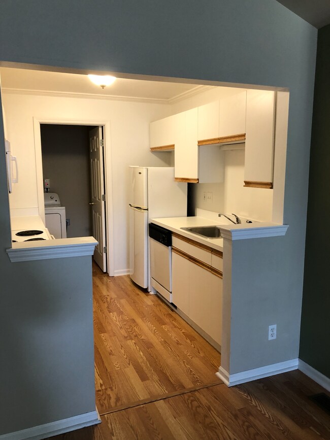 Foto del edificio - 4165 Berkshire Dr