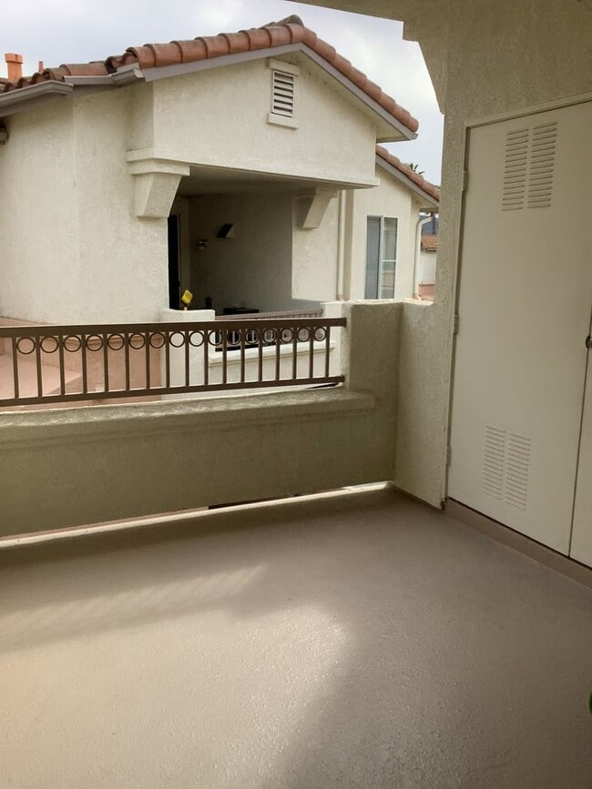 Building Photo - 11412 Via Rancho San Diego