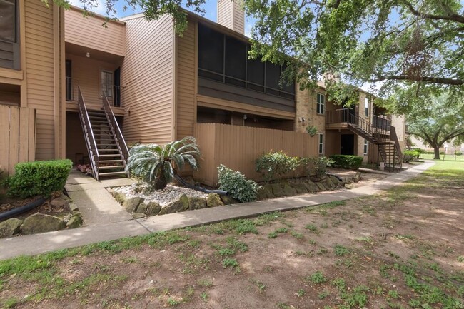 Foto del edificio - 10555 Turtlewood Ct