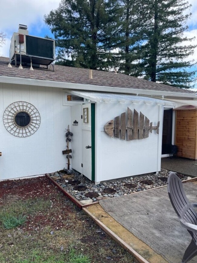 Building Photo - Must See East Redding Home with Beautiful ...