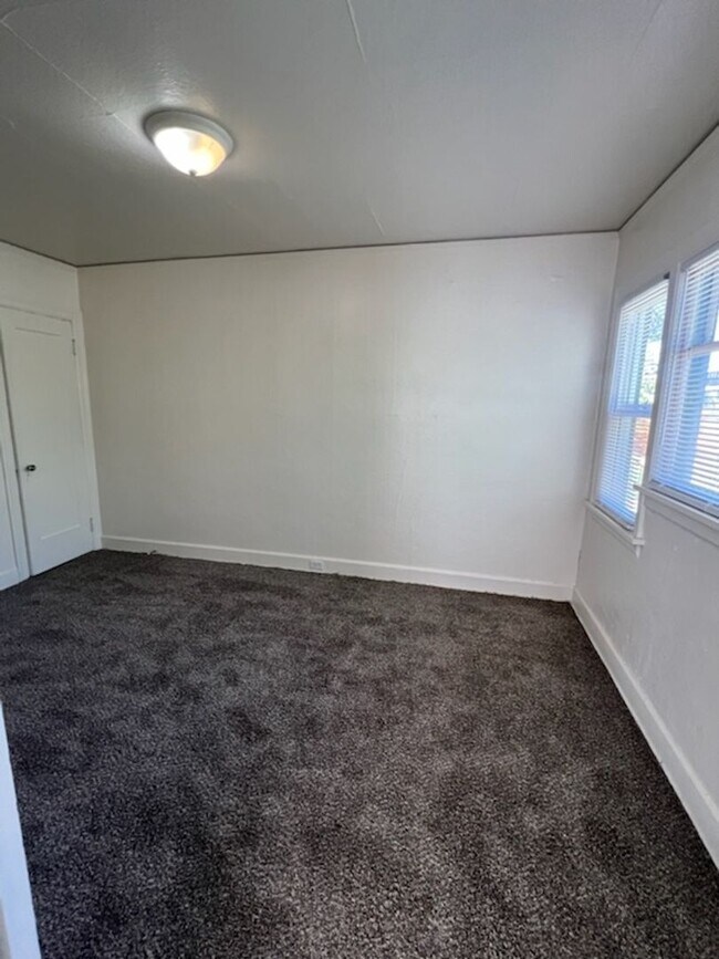 Foto del edificio - 614 S Yakima St