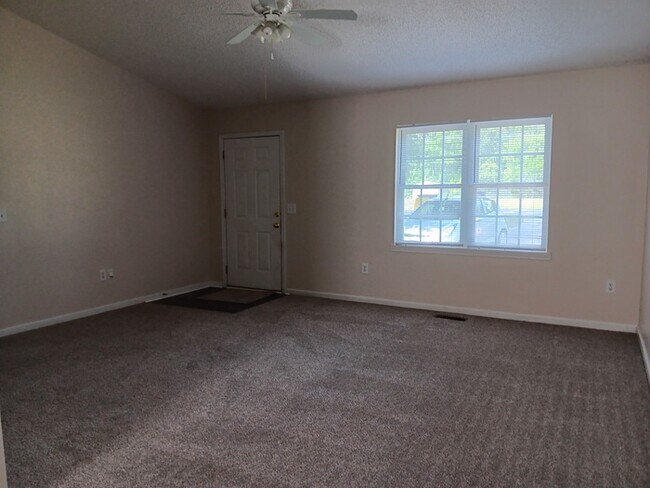 Foto del edificio - 2531 Hickory Ave