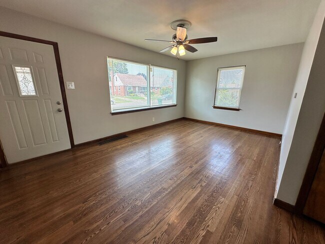 Building Photo - Updated Hammond 3 bedroom brick ranch Cent...