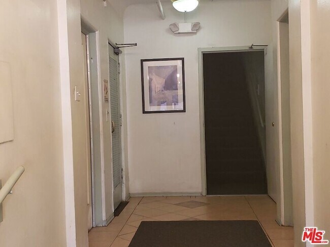 Foto del edificio - 657 Cochran Ave