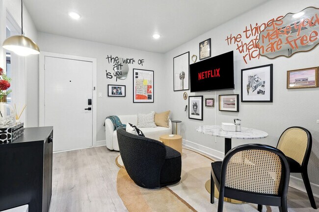 Foto del edificio - 5025 San Jacinto St