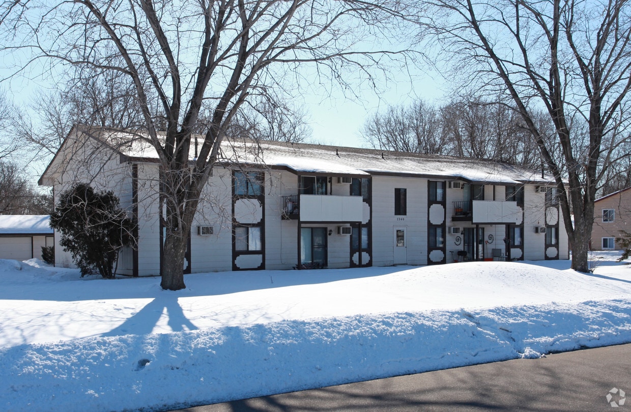 7240 W River Rd, Brooklyn Center, MN 55430 Apartments in Brooklyn
