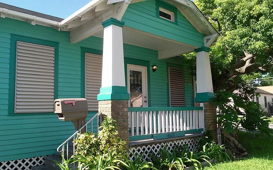 Foto principal - 4027 Avenue R