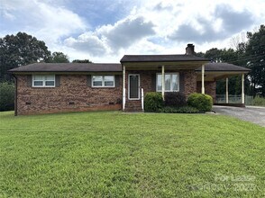Building Photo - 4712 Jamee Dr