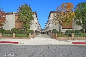 Building Photo - 1712 S 6th St