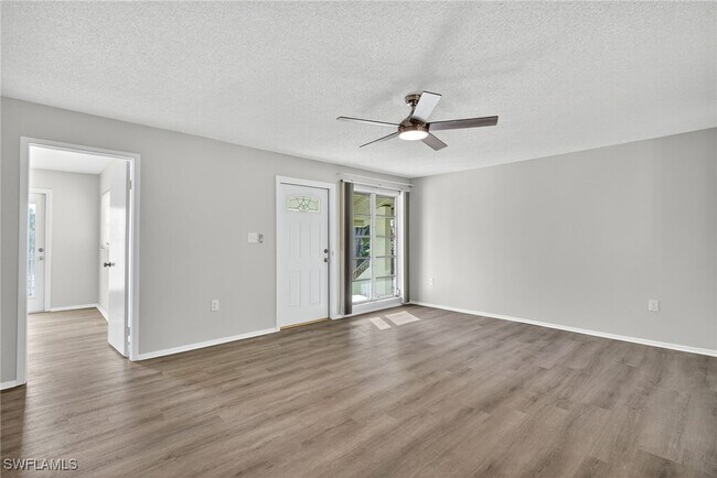 Foto del edificio - 7400 College Pkwy