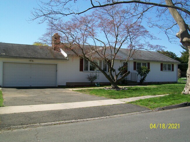 Frente - 75 Post Oak Rd