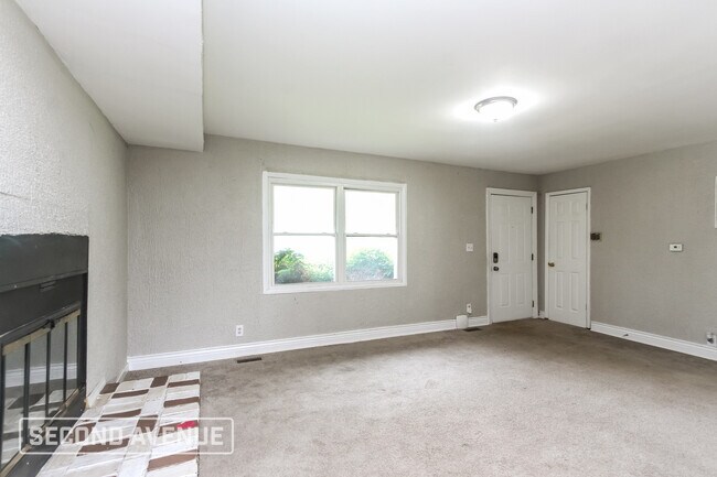 Building Photo - 3728 N Brentwood Ave