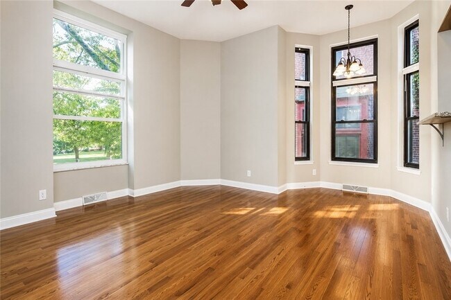 Foto del edificio - 735 N Highland Ave