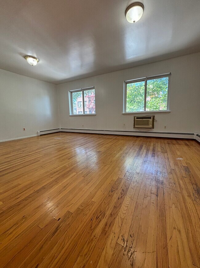 Foto del edificio - 913 E 15th St