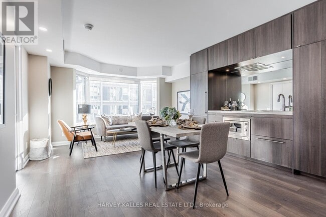 Photo du bâtiment - 155-2155 Yorkville Ave