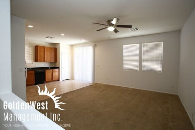 Building Photo - Gorgeous 4Bdm 2.5Ba Two-Story Home in Sout...
