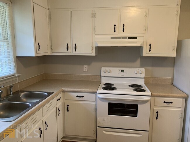 Building Photo - 6211 Florrie Dr