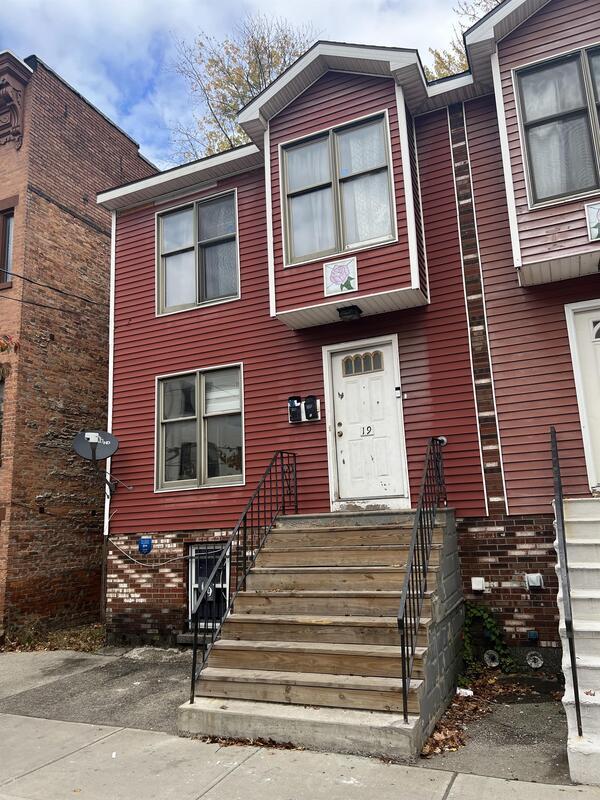 Foto principal - 19 Dana Ave
