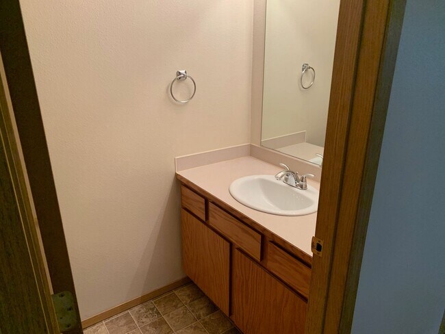 Foto del edificio - 1813 E 3rd Ave