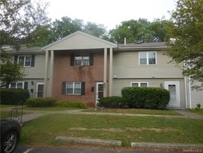 Building Photo - 28 Marshall Dr