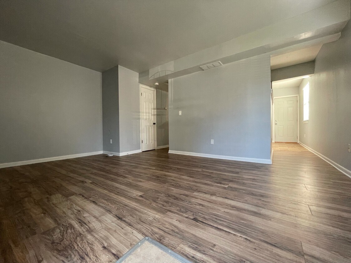 Living Room - 782 Ann St