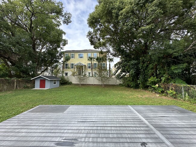 Building Photo - 2606 Lake Wade Ct